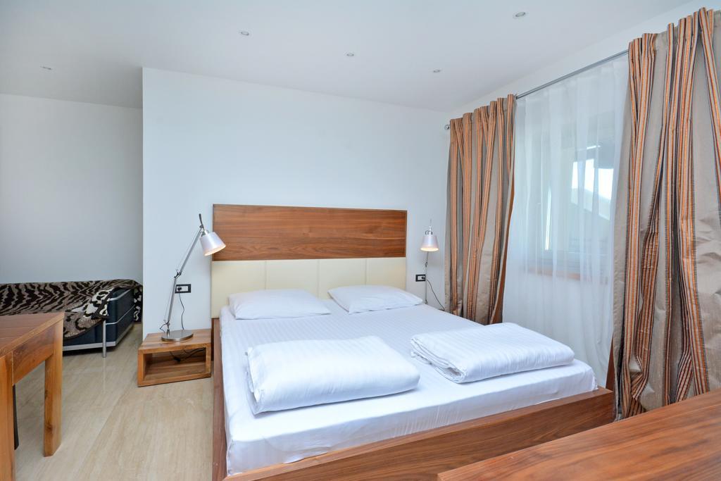 Vilă View 4 *